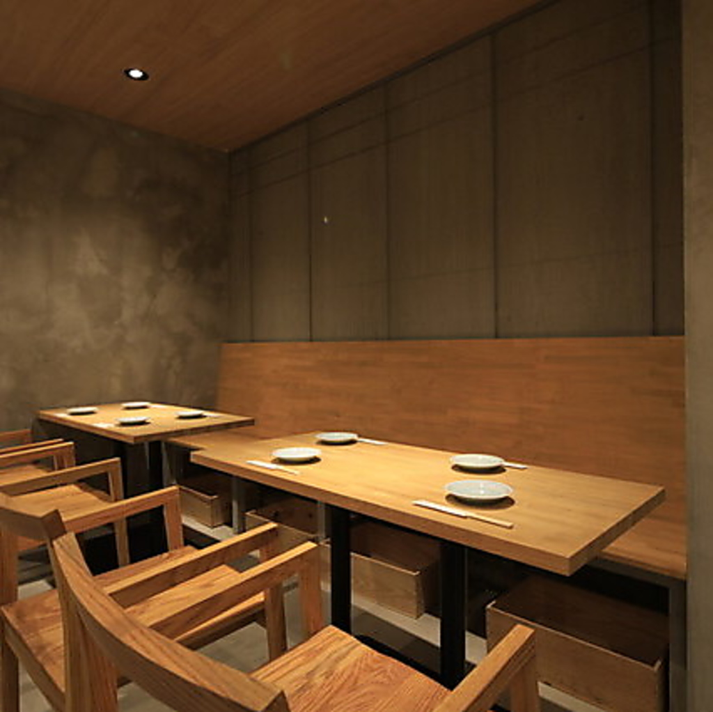 和の職人が仕上げる多彩な『鮨』と粋な『肴』をお愉しみください