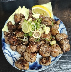 コスパ最強！ハラミとタンモトの炭火焼き