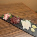 料理メニュー写真&nbsp;馬刺し三種盛り