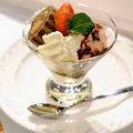 料理メニュー写真 アイスクリーム＆ケーキパフェ