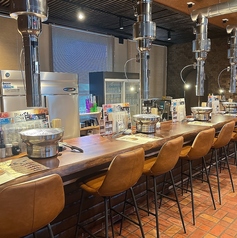 お一人様でもお食事を楽しめるカウンター席。