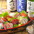 鮮度にこだわった海の幸を、彩り豊かなお刺身でご提供！素材本来の旨みや甘み、口いっぱいに広がる豊かな味わいをご堪能いただけます。日本酒や焼酎との相性も抜群で、宴会や飲み会のお供にもおすすめ♪新鮮な魚介ならではの美味しさを、ぜひ心ゆくまでお楽しみください！