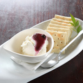 料理メニュー写真&nbsp;クリームチーズとクラッカー