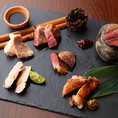自慢のジビエは日本各地から仕入れた新鮮なものばかり！温度・湿度を徹底的に管理した熟成庫で熟成させることで、ただでさえ美味しいお肉の旨みや香りをさらに引き出しています！