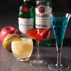 豊富な種類のカクテルを準備しております！