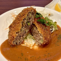 手ごねキャベツ入り　メンチカツ