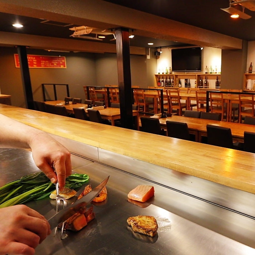 TVありなので、スポーツ観戦にもおススメです♪広々としたフロアで特別なひと時をお過ごしください！