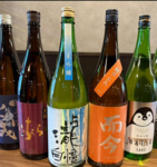 他では希少な「じこん」「あらまさ」なども飲み比べ。おつまみと相性良い日本酒をお楽しみください。