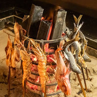 当店の炉端焼きでしか味わえない料理の数々。