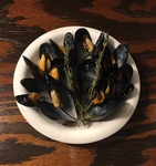 カウンター席、テーブル席、テラス席とシーンに合わせてご利用いただけます♪