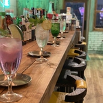 カウンターはより食欲が増す増す！！調理中の香ばしいいい香りでお酒のペースアップ♪