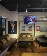 ソファー席4名2席