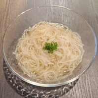 極上ユッケや冷麺を美酒やビアポンと共に楽しむ至福の宴