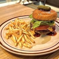 自家製パテの絶品バーガーを召し上がれ♪