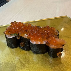 サーモンいくら巻き