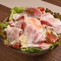 料理メニュー写真&nbsp;自家製ハムのシーザーサラダ