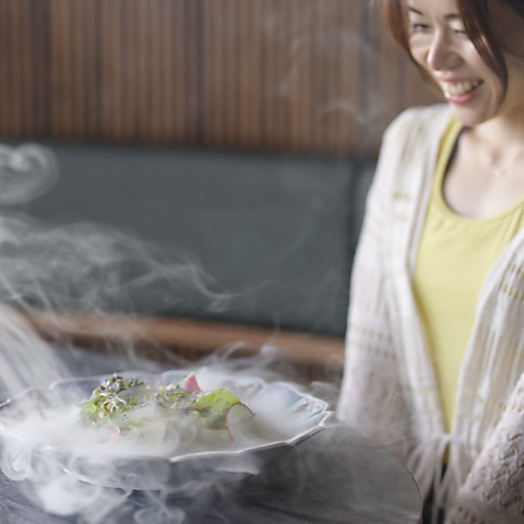 ホテルや温泉、美容と健康を意識したカフェ＆レストランを運営している複合型施設♪