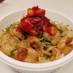 ホルモンキムチ乗せ丼