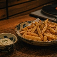 5種類のフレーバーで楽しむ！揚げたてベルギーポテト