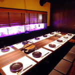 全8種ある個室は、大人数にも対応。最大60名まで入れます。全席掘りごたつのため、会社宴会にも最適