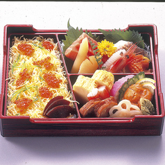 【色合いも美しいちらし寿司】種類も豊富です！の写真