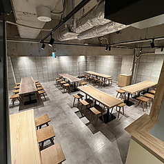 大型宴会にも利用可能のテーブル席を完備しています。人数、予算等はど気軽にご相談ください。お待ちしております。
