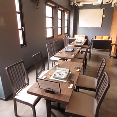 当店では、お店の貸切利用も承っております！少人数でのご利用も可能で、お電話または店頭にてご予約受け付けております。（最低税込88,000円～/人数問わず）