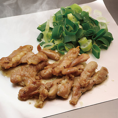 【セルフ鉄板焼】九条ねぎとせせりの塩だれ焼き