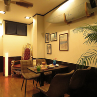 4名席でのんびりとくつろげるお席がございます。