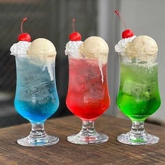 昭和のクリームソーダ(メロン・ブルーハワイ・イチゴ)