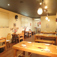 木の温もりに包まれる清潔感あふれる内観