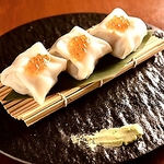 『お刺身餃子』お肉の餡の代わりにネギトロを使用！新食感でうまいです。