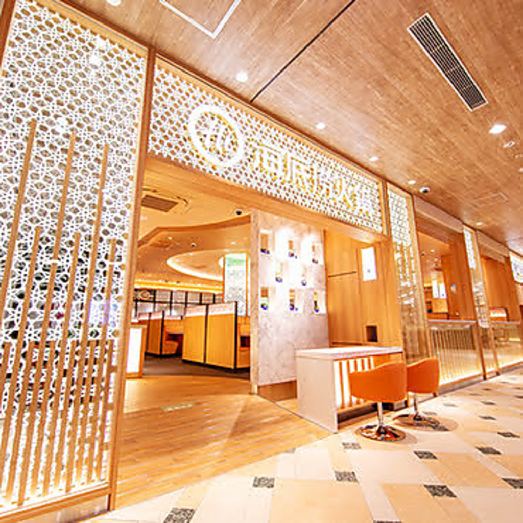 落ち着いた雰囲気の上質空間。有名芸能人もお忍びで使うほど人気店