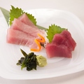 料理メニュー写真&nbsp;生まぐろの赤身・中トロ二種盛り合わせ