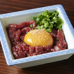 ユッケとお酒の相性抜群！日本酒も多数ご用意！