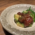 料理メニュー写真&nbsp;鮪とアボカドの山葵醤油和え