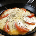 料理メニュー写真 トマトチーズ鉄板