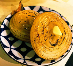 玉ねぎ丸ごとバター醤油焼き