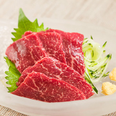 馬肉、人気です！ご宴会に＋500円で馬刺し追加などご好評いただいております!!低カロリーで高タンパク、ミネラル豊富な馬肉は健康にも◎！塩ユッケのご用意もございます！