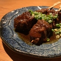料理メニュー写真&nbsp;当店名物　和牛ホホ肉のどて煮串