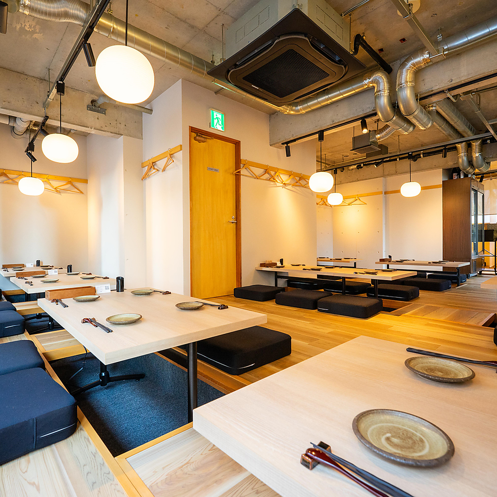 34名様までご利用いただける掘り炬燵でゆったりご宴会を