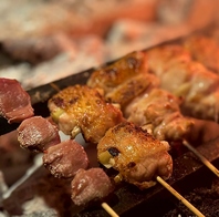 朝引き地鶏をこの道２０年の焼師が丁寧に仕上げています