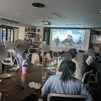 「お酒含む飲み放題コース」とカラオケで盛り上がる♪