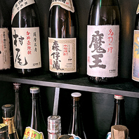 バリエーション豊富！30種以上の芋焼酎がずらりと勢揃い