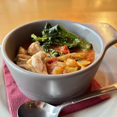 鶏もも肉と春野菜の具だくさんミネストローネ