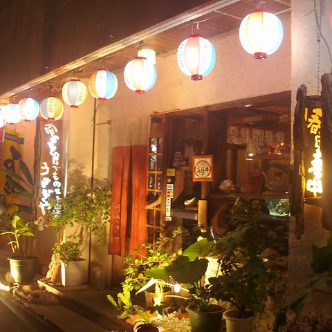 路地裏にこんな良いお店が…☆沖縄のまったり空間が広がるお店♪民謡ライブもあり！