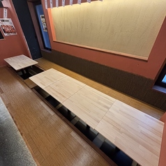 隣り合ったお席を繋げて様々な人数様もご案内可能です