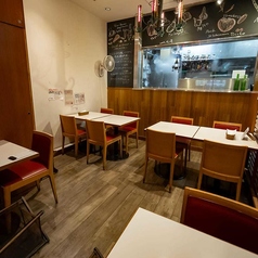 ランチやディナーなどのご利用はもちろん、カフェ利用としても◎落ち着いた雰囲気の店内で、ごゆっくりとお寛ぎ下さい♪