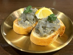 絶品♪生しらすのクロスティーニ