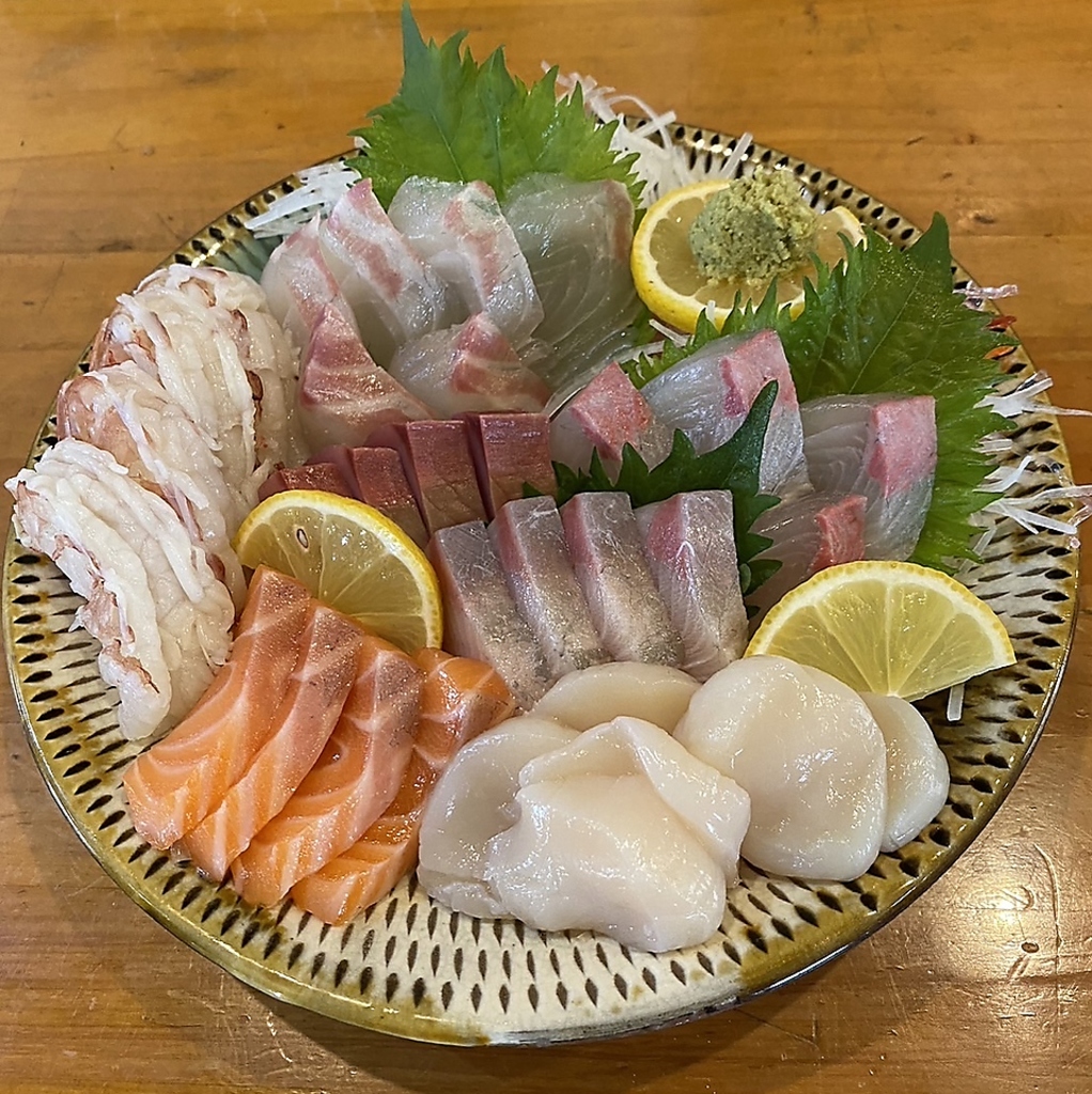 海鮮と焼き鳥が自慢の居酒屋なすび